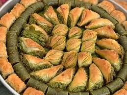 Menyelami Kuliner Lebanon: Shawarma, Kibbeh, dan Kelezatan Baklava