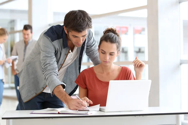 5 Aplikasi Ujian Online Gratis untuk Menyusun Soal Ujian dengan Mudah