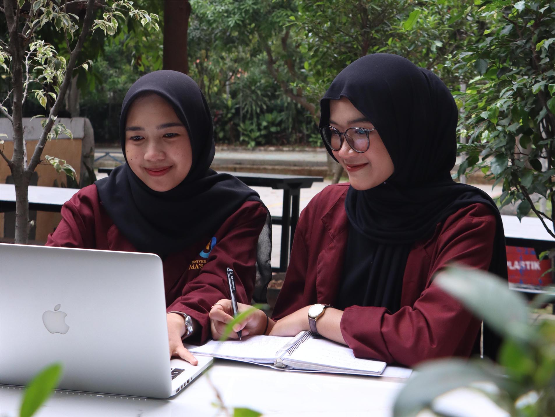nBingung Pilih Kampus Swasta yang Bisa Buat Kamu Berprestasi dan Siap Kerja? Cari yang Akreditasinya Resmi!