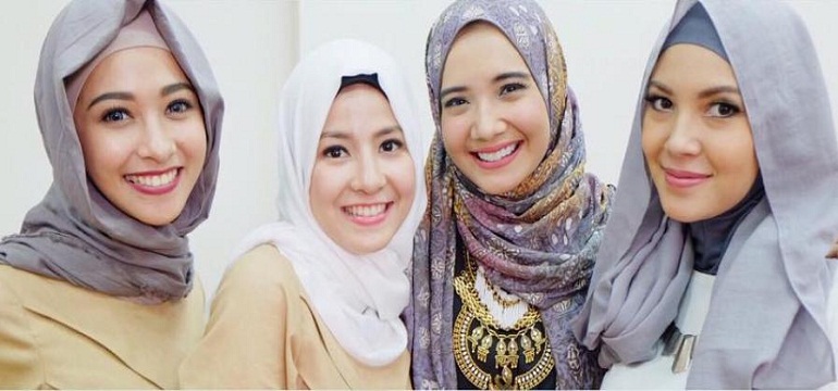 Tips Mudah dan Ampuh Memilih Jilbab berdasarkan Bentuk Wajah Anda