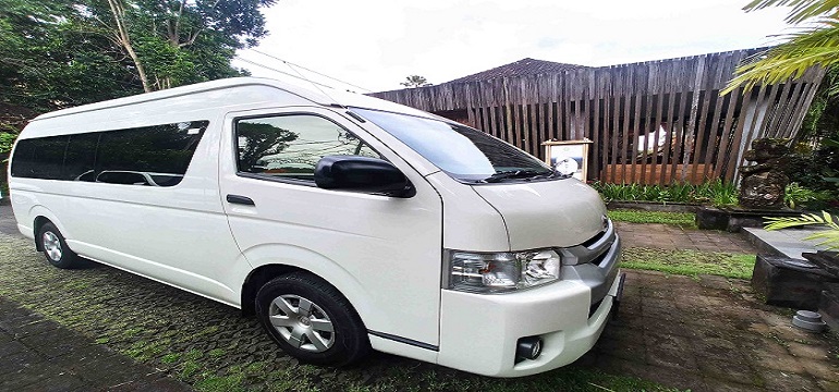 Tour Bali Makin Praktis, Sewa Hiace Bareng Rombongan!