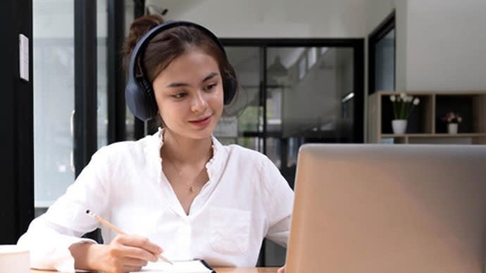 Rekomendasi Aplikasi Terbaik untuk Latihan Listening TOEFL di HP