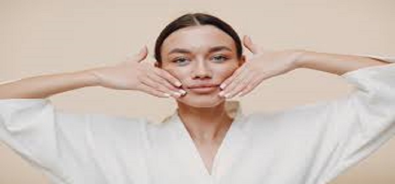 Manfaat Rutin Melakukan Face Yoga sejak Muda
