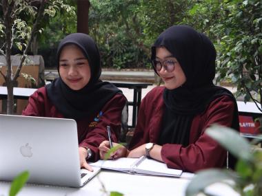 nBingung Pilih Kampus Swasta yang Bisa Buat Kamu Berprestasi dan Siap Kerja? Cari yang Akreditasinya Resmi!