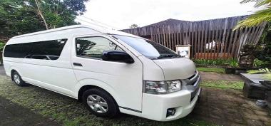 Tour Bali Makin Praktis, Sewa Hiace Bareng Rombongan!