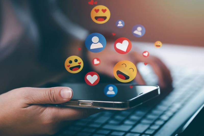 Promosi pejabat di sosmed